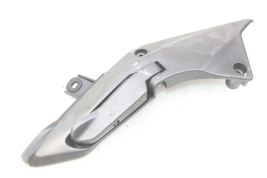 photo de RIGHT REAR FOOTREST MOUNTING PLATE HONDA FJS SILVERWING SILVER WING 400 (2009 - 2016) - Zoom on usage condition