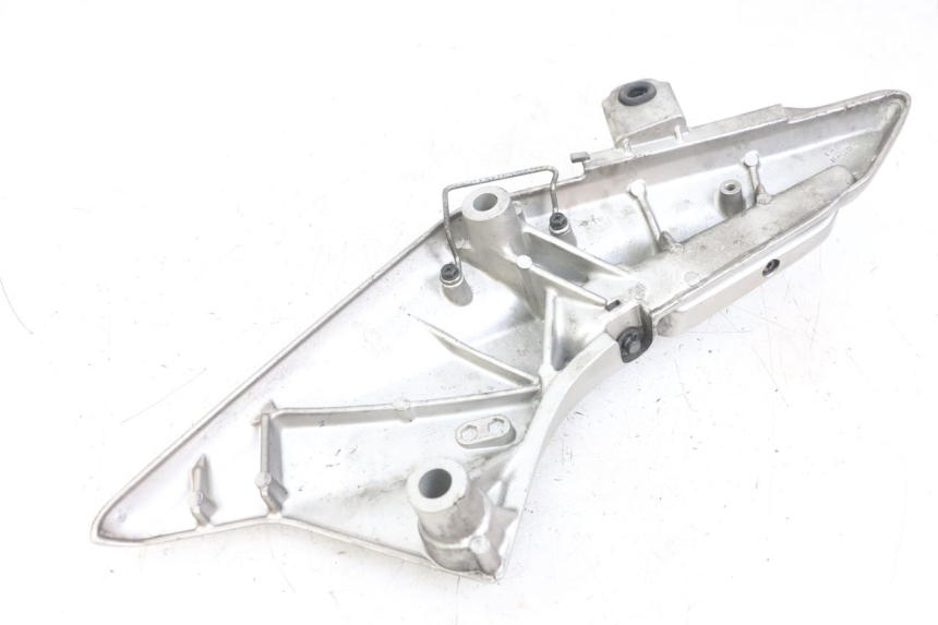 photo de REAR RIGHT FOOTREST MOUNT HONDA FJS SILVERWING SILVER WING 600 (2001 - 2010) - Alternative perspective