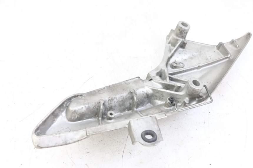 photo de REAR RIGHT FOOTREST MOUNT HONDA FJS SILVERWING SILVER WING 600 (2001 - 2010) - Technical close-up