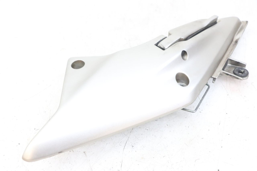 photo de REAR RIGHT FOOTREST MOUNT HONDA FJS SILVERWING SILVER WING 600 (2001 - 2010) - Fixing points details
