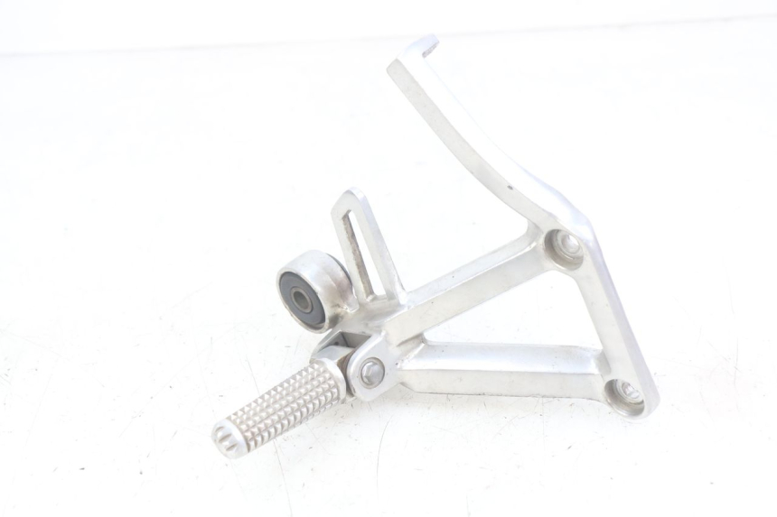 photo de REAR RIGHT FOOTREST BRACKET YAMAHA FZS FAZER 600 (1998 - 2001) - Main view