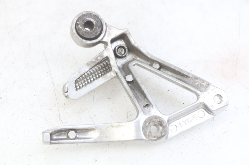 photo de REAR RIGHT FOOTREST BRACKET YAMAHA FZS FAZER 600 (1998 - 2001) - Component detail