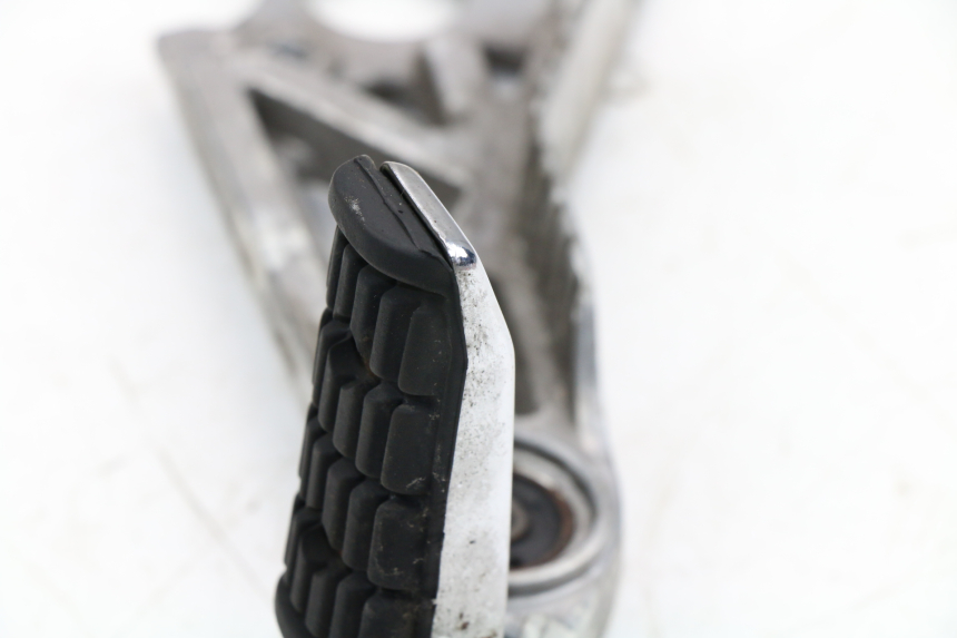 photo de REAR RIGHT FOOTREST MOUNT YAMAHA FZX FAZER 750 (1987 - 1998) - Product overview