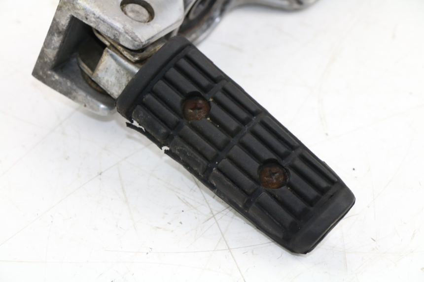 photo de REAR RIGHT FOOTREST MOUNT YAMAHA FZX FAZER 750 (1987 - 1998) - Fixing points details