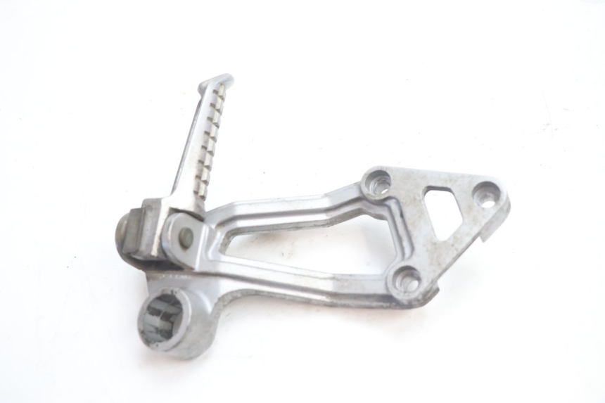 photo de REAR RIGHT FOOTREST MOUNT KAWASAKI GPX F ZX750F 750 (1986 - 1990) - Zoom on usage condition