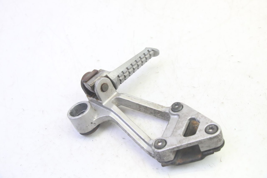 photo de RIGHT REAR FOOTPEG BRACKET KAWASAKI GPX R WARBIRD 600 (1988 - 1993) - Component detail