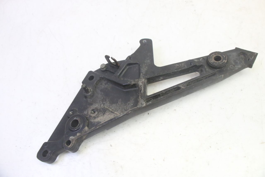 photo de REAR RIGHT FOOTREST MOUNT KAWASAKI GPZ RX 1000 (1986 - 1988) - Technical close-up