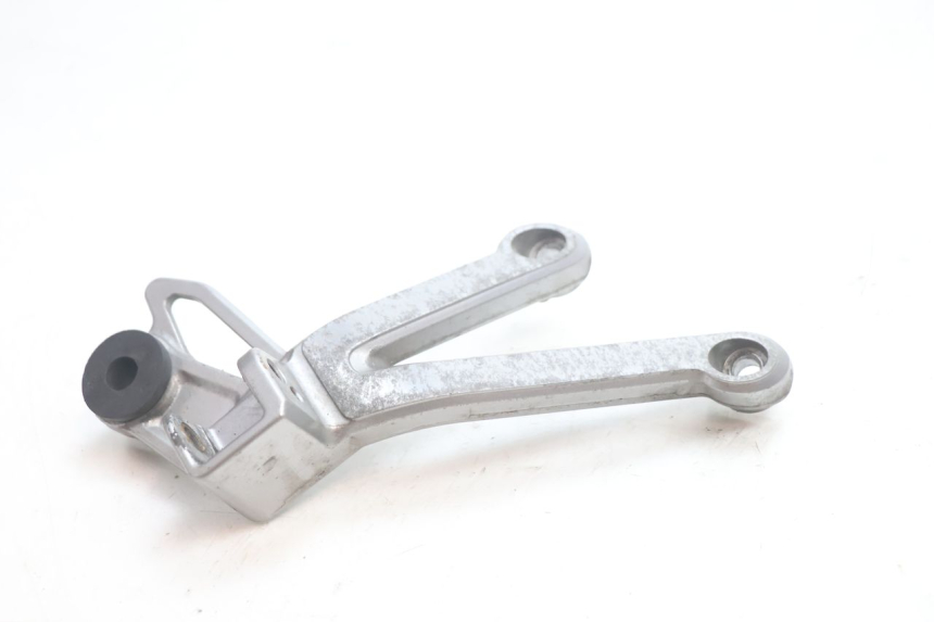 photo de REAR RIGHT FOOTREST MOUNT SUZUKI GSF N BANDIT 1200 (2001 - 2005) - Component detail