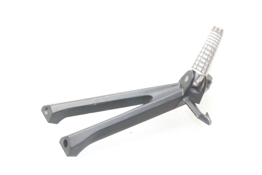 photo de REAR RIGHT FOOTREST MOUNT SUZUKI GSX-R GSXR 750 (2011 - 2016) - Technical close-up