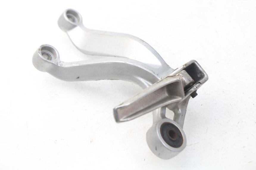 photo de REAR RIGHT FOOTREST MOUNT SUZUKI GSX-R GSXR 600 (2001 - 2003) - Component detail