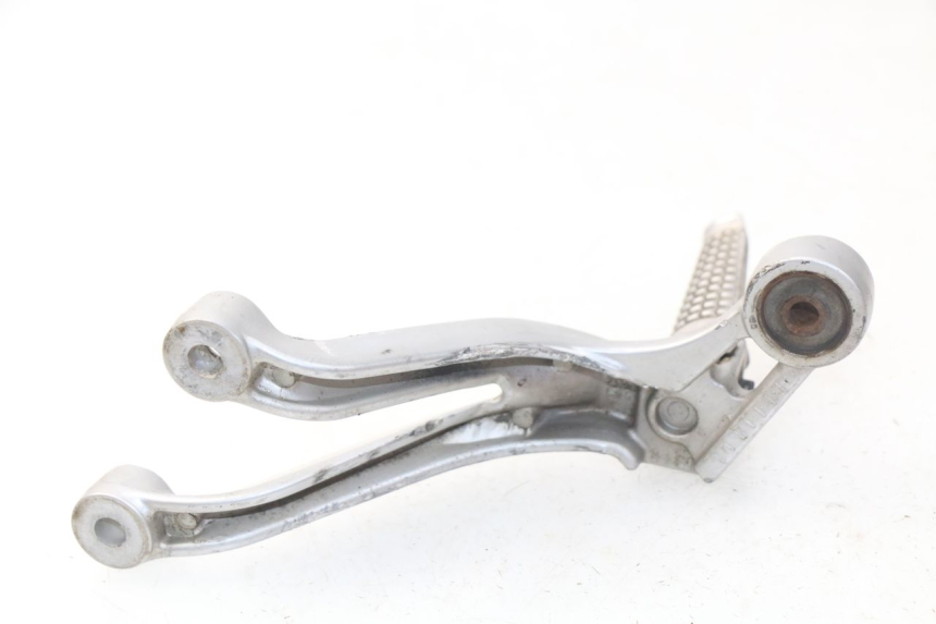 photo de REAR RIGHT FOOTREST MOUNT SUZUKI GSX-R GSXR 600 (2001 - 2003) - Technical close-up