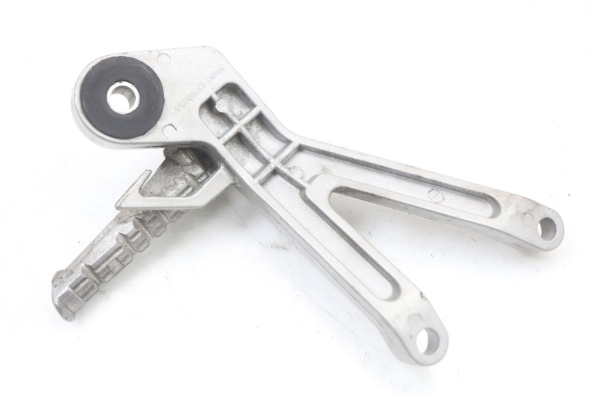 photo de REAR RIGHT FOOTREST MOUNT HYOSUNG GTR 125 (2006 - 2008) - Fixing points details