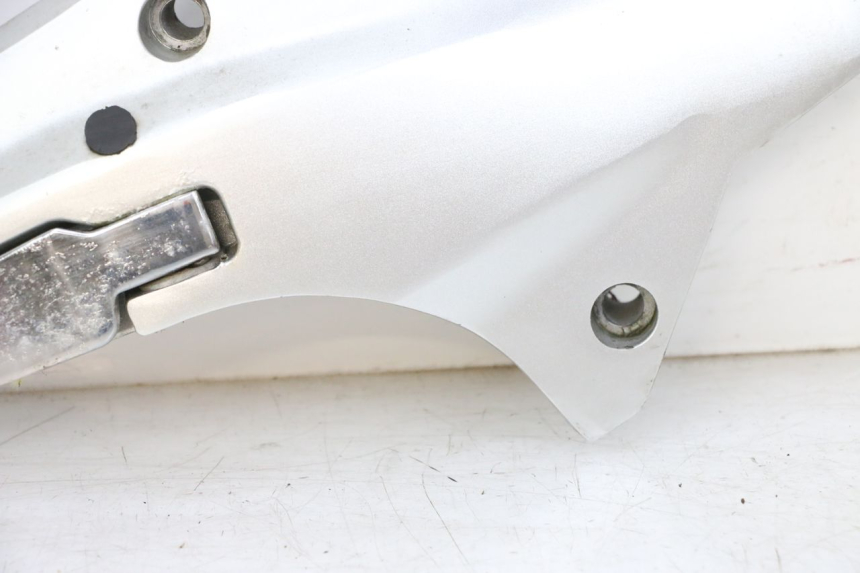 photo de REAR RIGHT FOOTREST MOUNT JM MOTORS GTS 125 (2015 - 2019) - Component zoom