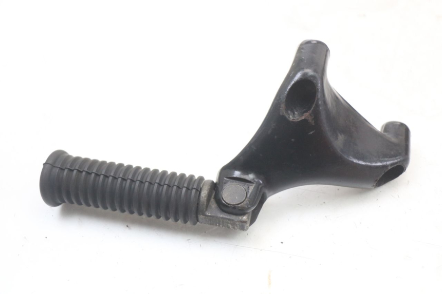 photo de REAR RIGHT FOOTREST MOUNT HARLEY DAVIDSON SPORTSTER XL CUSTOM 883 (1999 - 2006) - Alternative perspective