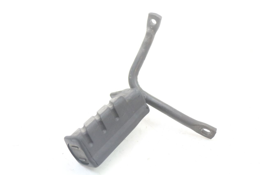 photo de REAR RIGHT FOOTREST MOUNT HONDA NES AROBASE 125 (2000 - 2003) - Zoom on usage condition