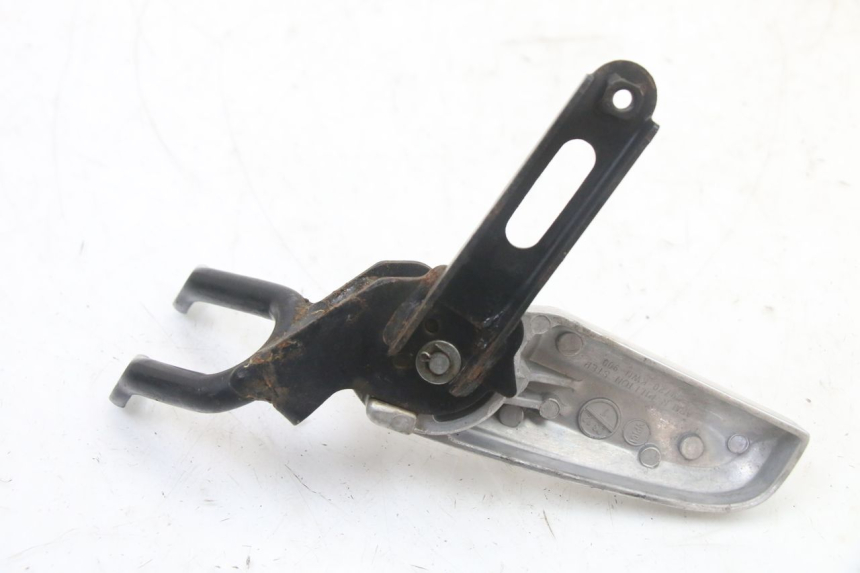 photo de REAR RIGHT FOOTREST MOUNT HONDA PCX (JF57/JF64) 125 (2014 - 2018) - Fixing points details