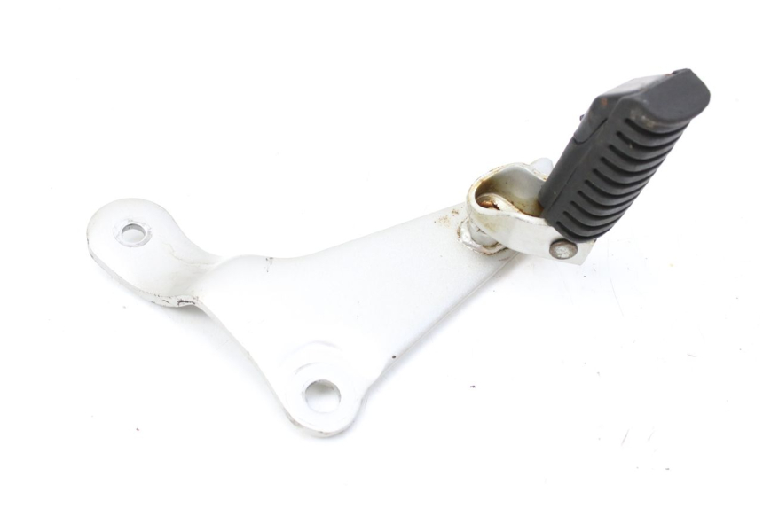 photo de RIGHT REAR FOOTREST MOUNTING PLATE SYM HUSKY 125 (1999 - 2005) - Technical close-up