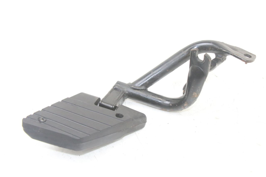photo de REAR RIGHT FOOTREST MOUNT KYMCO PEOPLE S 125 (2000 - 2008) - Technical close-up