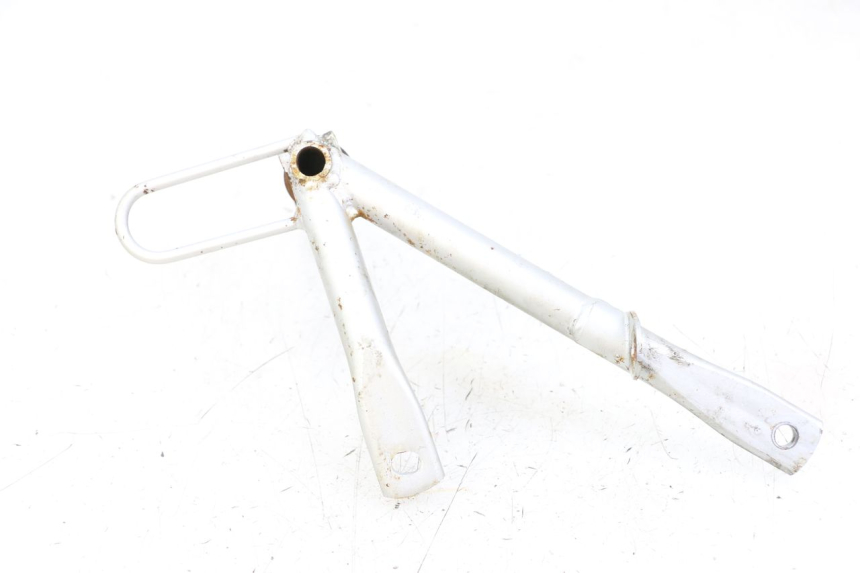 photo de REAR RIGHT FOOTREST MOUNT KYMCO STRYKER OFF ROAD 125 (1999 - 2005) - Alternative perspective