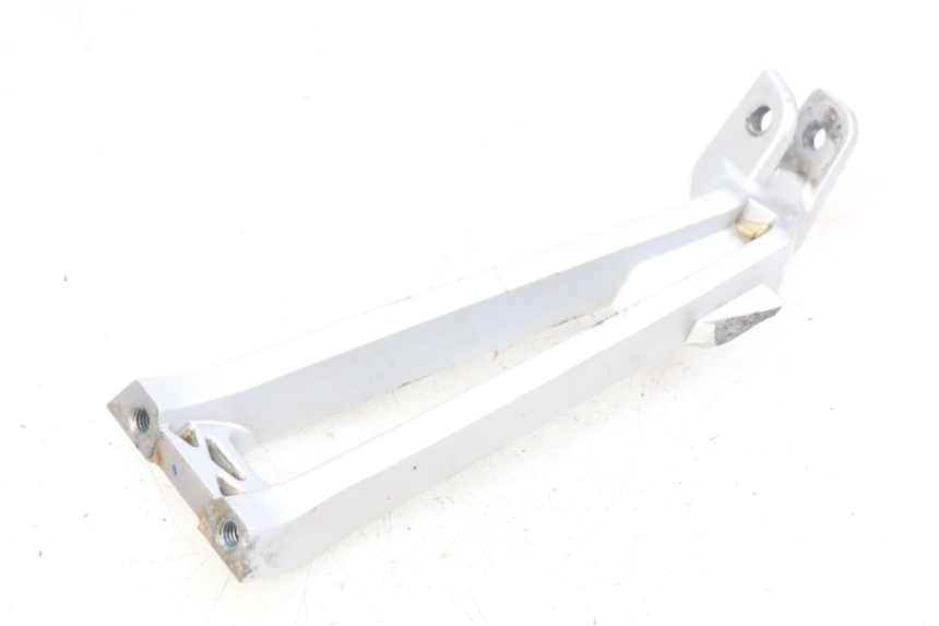 photo de RIGHT REAR FOOTREST MOUNTING PLATE YAMAHA MT ABS 125 (2014 - 2018) - Component detail