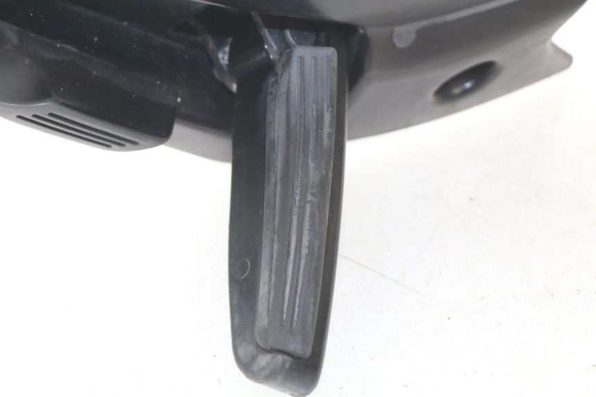 photo de RIGHT REAR FOOTREST MOUNTING PLATE GILERA NEXUS 125 (2009 - 2013) - Alternative perspective