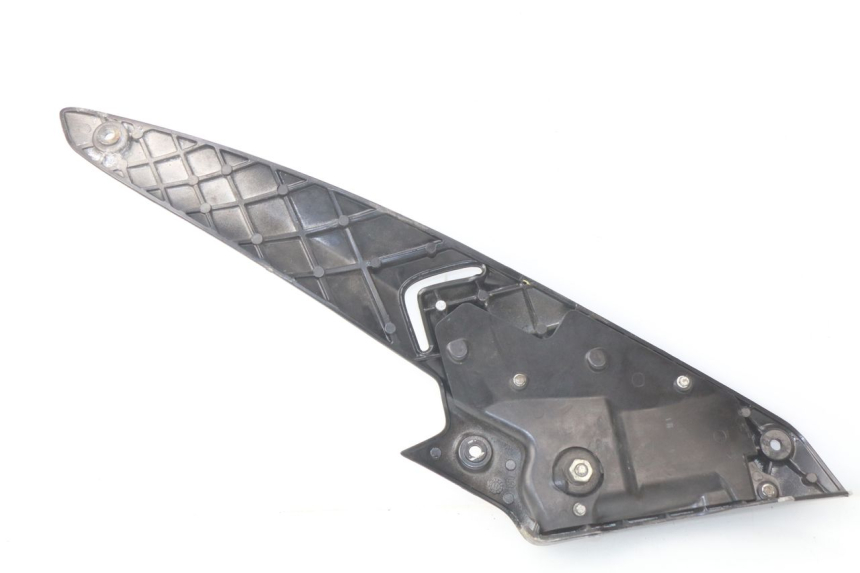 photo de RIGHT REAR FOOTREST MOUNTING PLATE GILERA NEXUS 125 (2009 - 2013) - Fixing points details