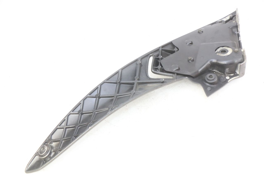 photo de RIGHT REAR FOOTREST MOUNTING PLATE GILERA NEXUS 125 (2009 - 2013) - Component detail