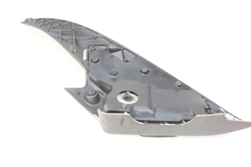 photo de RIGHT REAR FOOTREST MOUNTING PLATE GILERA NEXUS 125 (2009 - 2013) - Zoom on usage condition