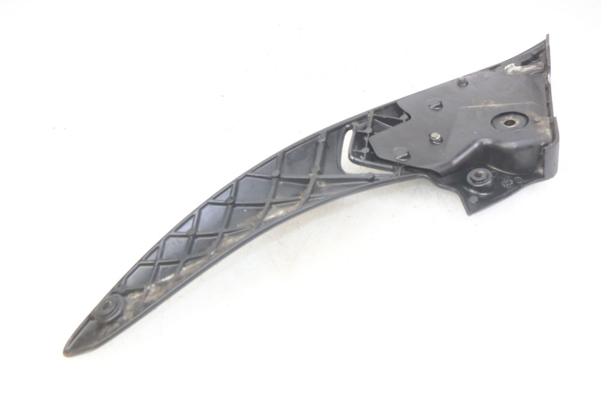photo de RIGHT REAR FOOTREST MOUNTING PLATE GILERA NEXUS 125 (2007 - 2009) - Zoom on usage condition