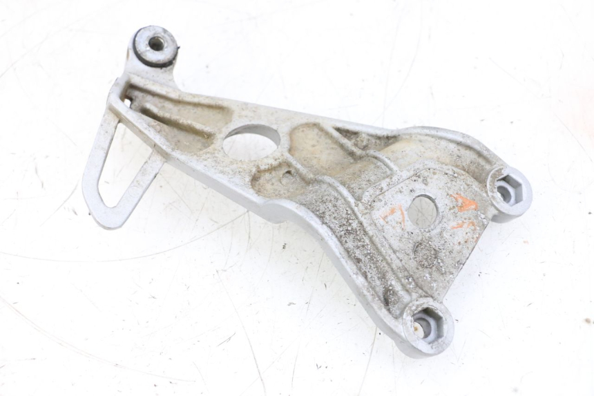 photo de REAR RIGHT FOOTREST MOUNT HONDA NSR R 125 (1994 - 2003) - Technical close-up