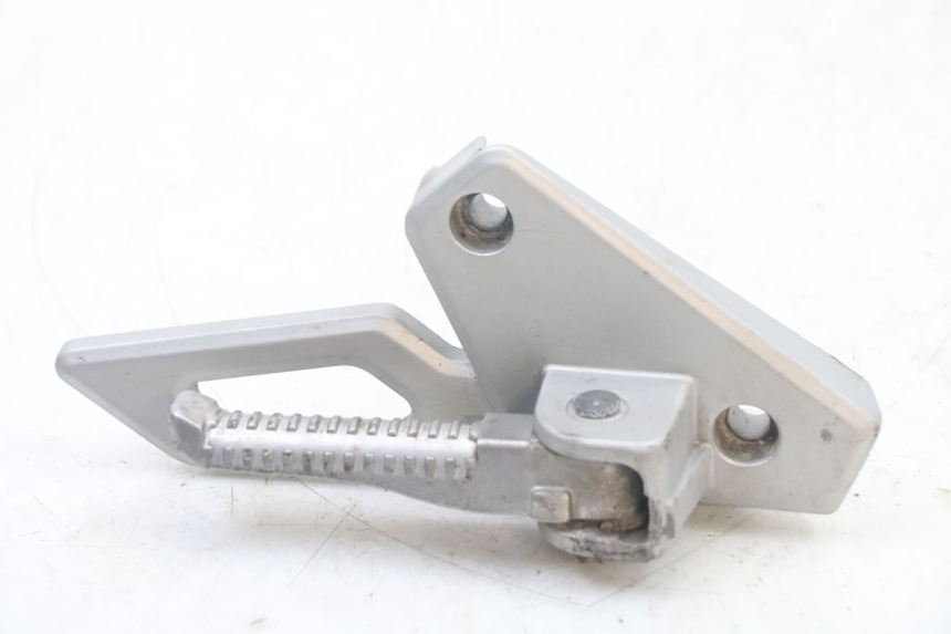 photo de REAR RIGHT FOOTREST MOUNT PEUGEOT SPEEDFIGHT 3 LC 2T 50 (2009 - 2015) - Alternative perspective