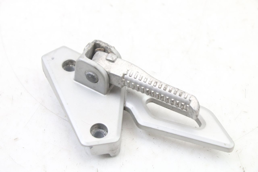 photo de REAR RIGHT FOOTREST MOUNT PEUGEOT SPEEDFIGHT 3 LC 2T 50 (2009 - 2015) - Technical close-up