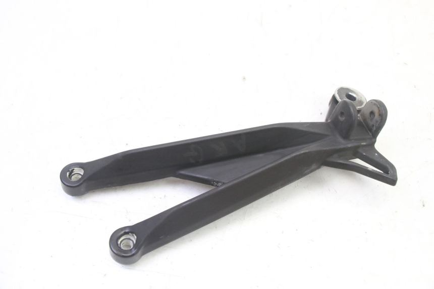 photo de REAR RIGHT FOOTREST MOUNT MAG POWER R-STREET 50 (2016 - 2025) - Alternative perspective