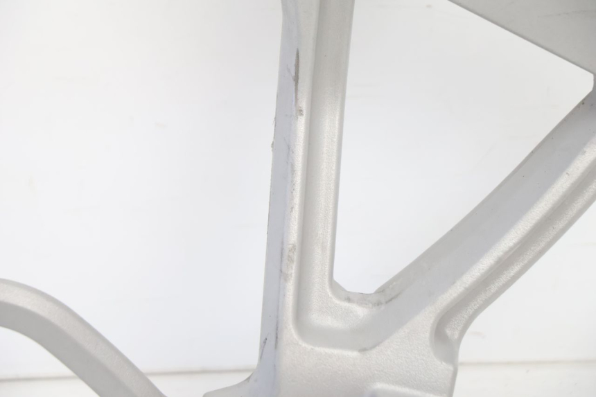 photo de REAR RIGHT FOOTREST MOUNT CAN-AM SPYDER RS 1000 (2008 - 2012) - Component detail