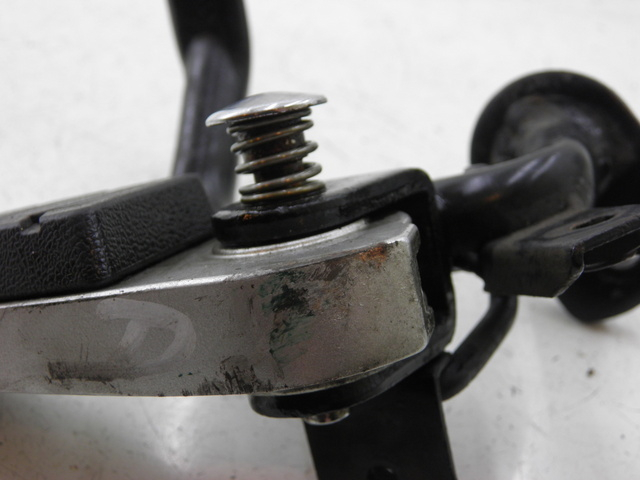 photo de REAR RIGHT FOOTREST MOUNT SYM GTS 125 (2005 - 2008) - Markings and original references