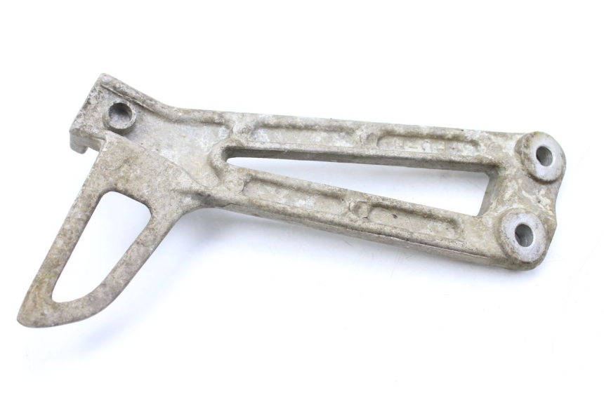 photo de RIGHT REAR FOOTREST MOUNTING PLATE YAMAHA TDR DELTABOX 125 (1997 - 2003) - Component detail