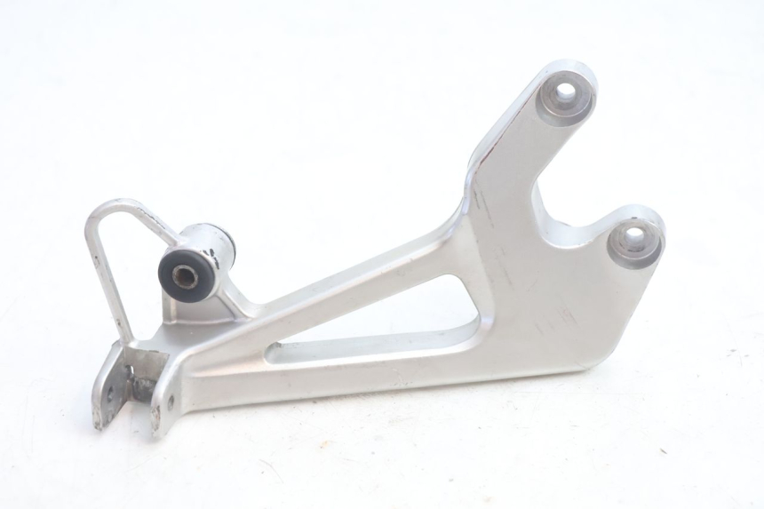 photo de RIGHT REAR FOOTREST MOUNTING PLATE HONDA VFR FI RC46 800 (1998 - 2001) - Main view