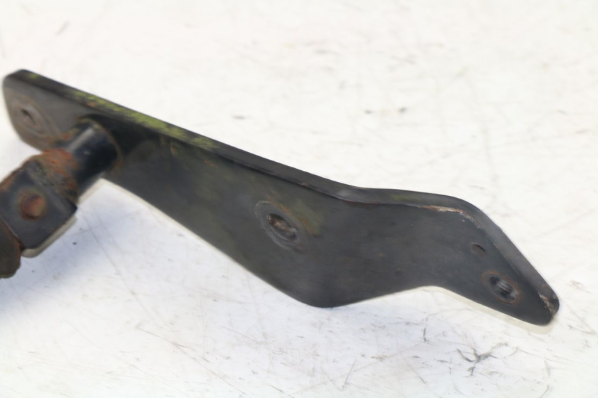 photo de REAR RIGHT FOOTREST MOUNT YAMAHA VIRAGO 125 (1996 - 2003) - Alternative perspective
