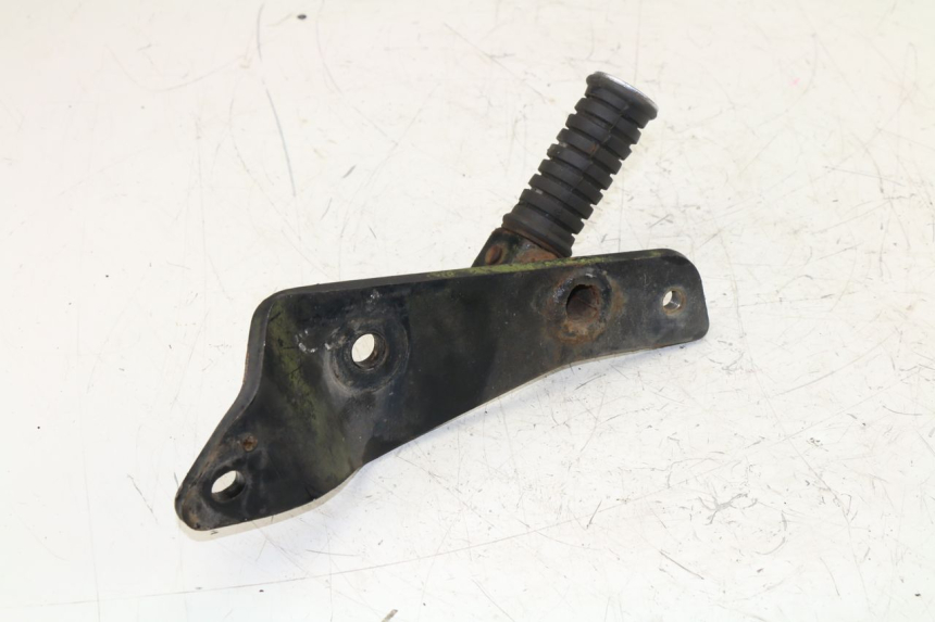 photo de REAR RIGHT FOOTREST MOUNT YAMAHA VIRAGO 125 (1996 - 2003) - Fixing points details