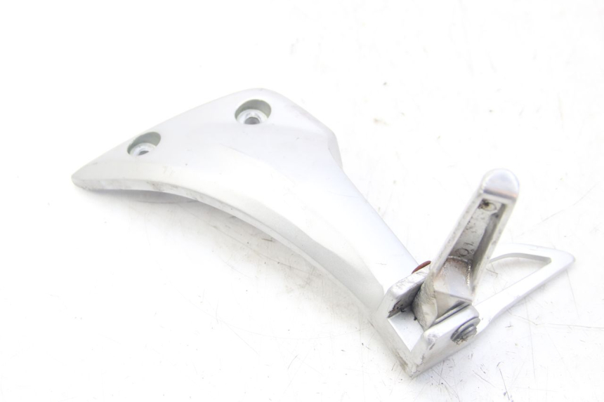 photo de REAR RIGHT FOOTREST BRACKET HONDA VISION NSC R 50 (2013 - 2015) - Alternative perspective