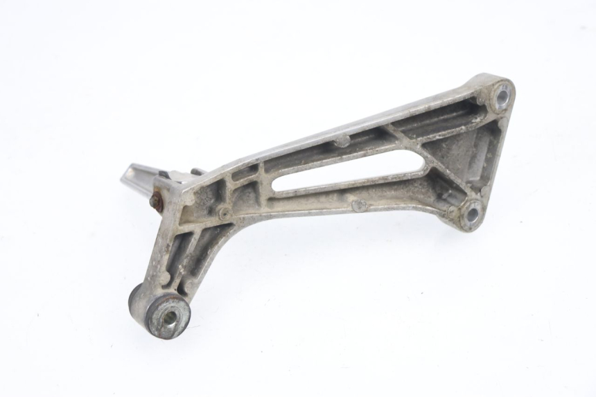 photo de REAR RIGHT FOOTREST MOUNT HONDA VTR F FIRESTORM 1000 (1997 - 2001) - Alternative perspective