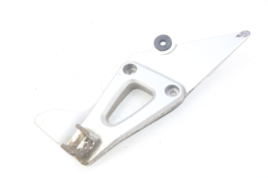 photo de RIGHT REAR FOOTREST MOUNTING PLATE SUZUKI XF FREEWIND 650 (1997 - 2003) - Main view