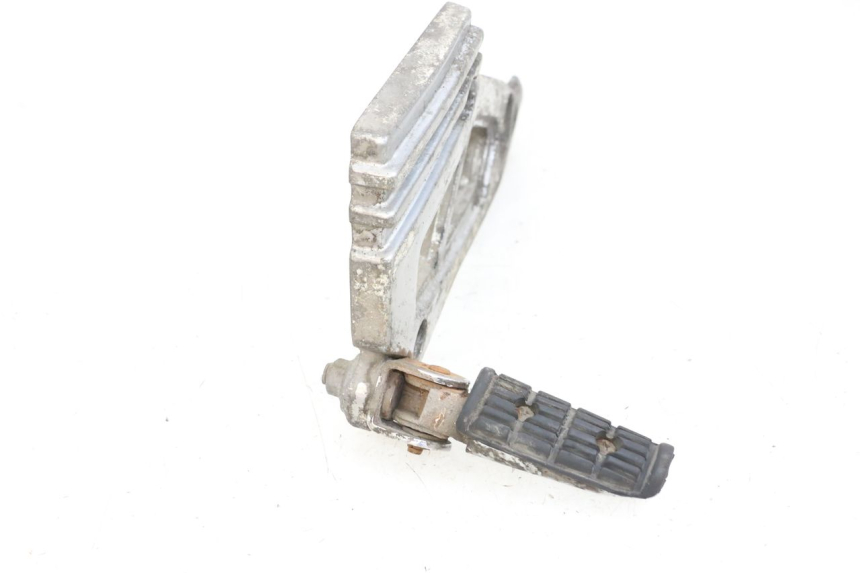 photo de REAR RIGHT FOOTREST MOUNT YAMAHA XJ F 900 (1983 - 1994) - Technical close-up
