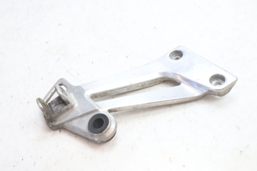 photo de REAR RIGHT FOOTREST MOUNT YAMAHA XJR 1300 (1998 - 2002) - Main view