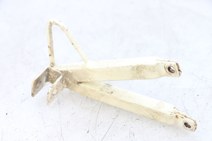 photo de RIGHT REAR FOOTREST MOUNTING PLATE PEUGEOT XP6 50 (1997 - 2003) - Main view