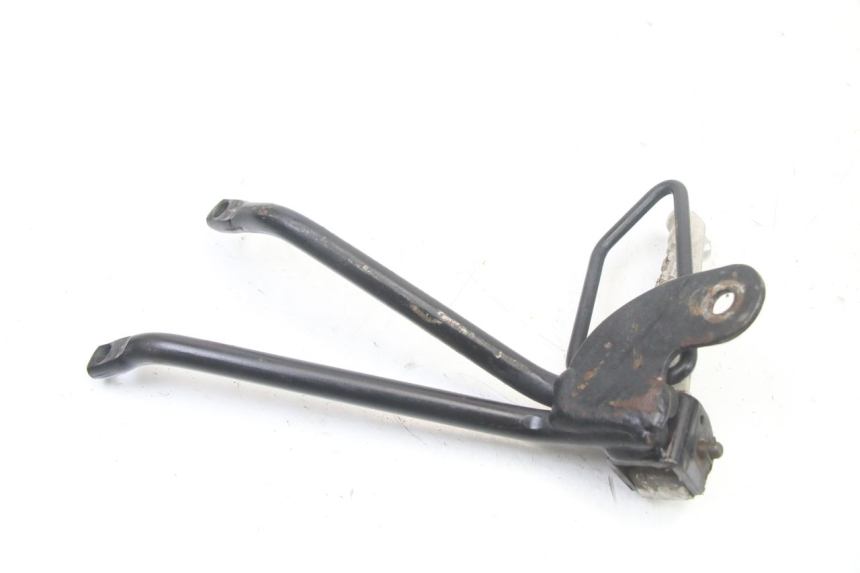 photo de REAR RIGHT FOOTREST MOUNT YAMAHA TZR 50 (2008 - 2016) - Fixing points details