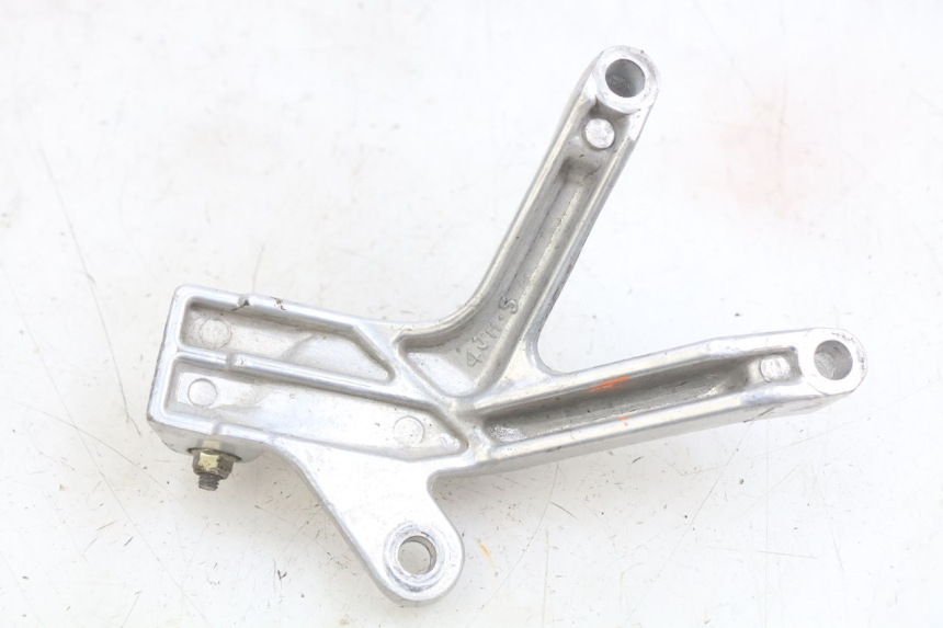 photo de RIGHT REAR FOOTREST MOUNTING PLATE YAMAHA YZF R THUNDERCAT 600 (1996 - 2003) - Zoom on usage condition