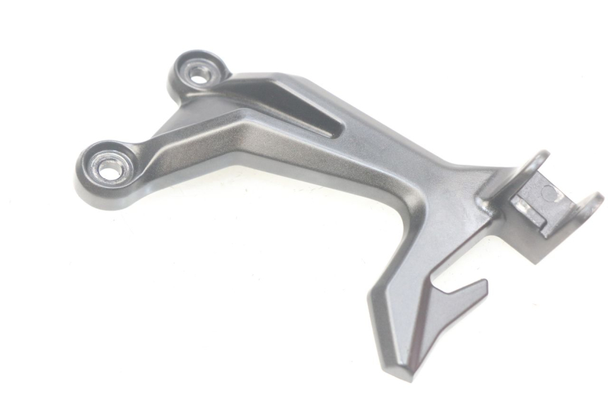 photo de REAR RIGHT FOOTREST BRACKET KAWASAKI Z 650 (2016 - 2019) - Zoom on usage condition