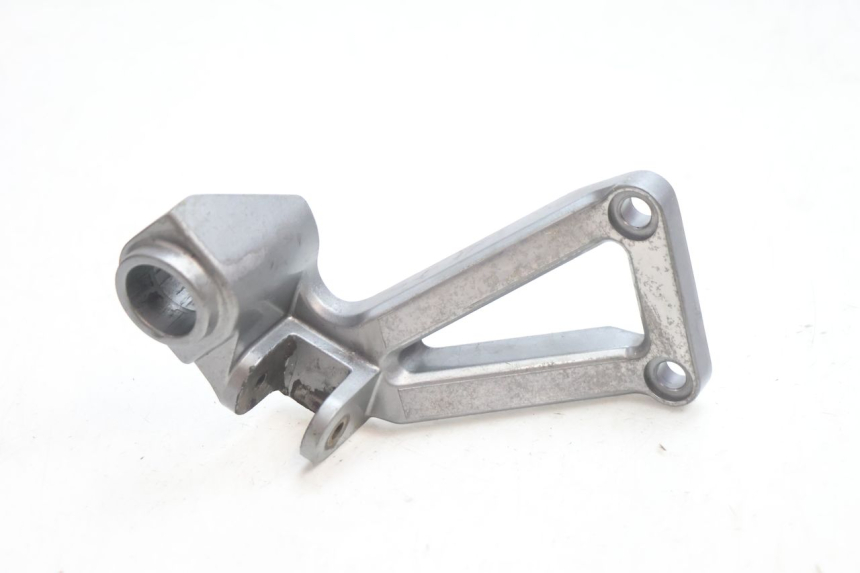 photo de RIGHT REAR FOOTREST MOUNTING PLATE KAWASAKI ZX-6R ZX6R 600 (1995 - 1997) - Main view