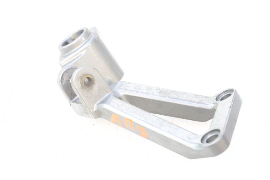photo de RIGHT REAR FOOTREST MOUNTING PLATE KAWASAKI ZX-6R ZX6R 600 (1995 - 1997) - Product overview